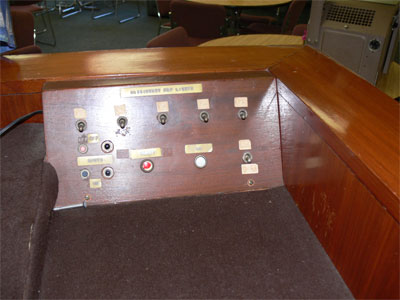 Controls on right side of pulpit 